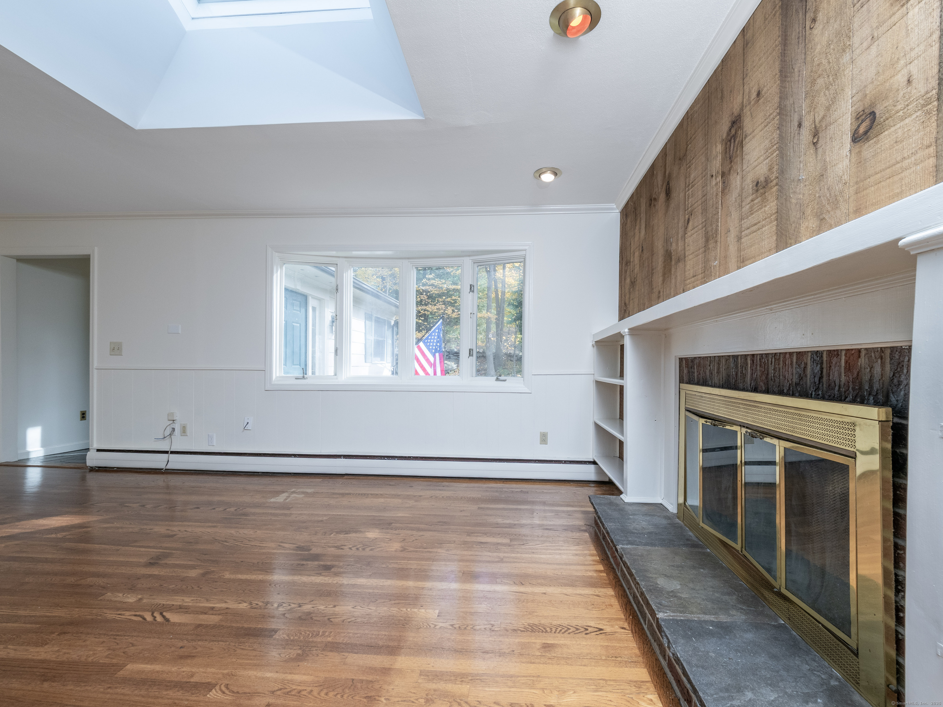 Ridgefield, Connecticut, 06877, United States, 4 Bedrooms Bedrooms, ,2 BathroomsBathrooms,Residential,For Sale,1989394