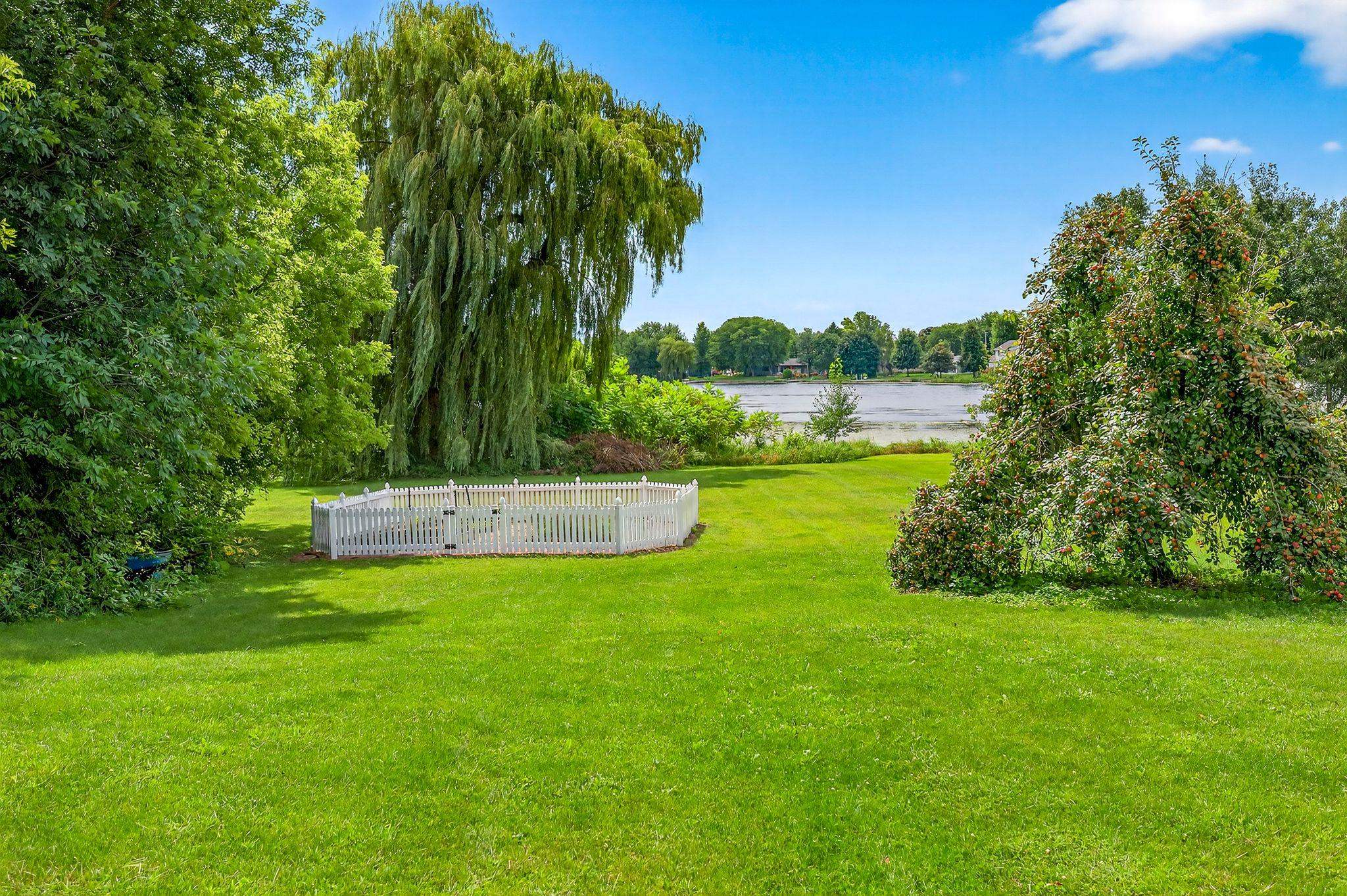 Hortonville, Wisconsin, 54944-9435, United States, 5 Bedrooms Bedrooms, ,4 BathroomsBathrooms,Residential,For Sale,1977478