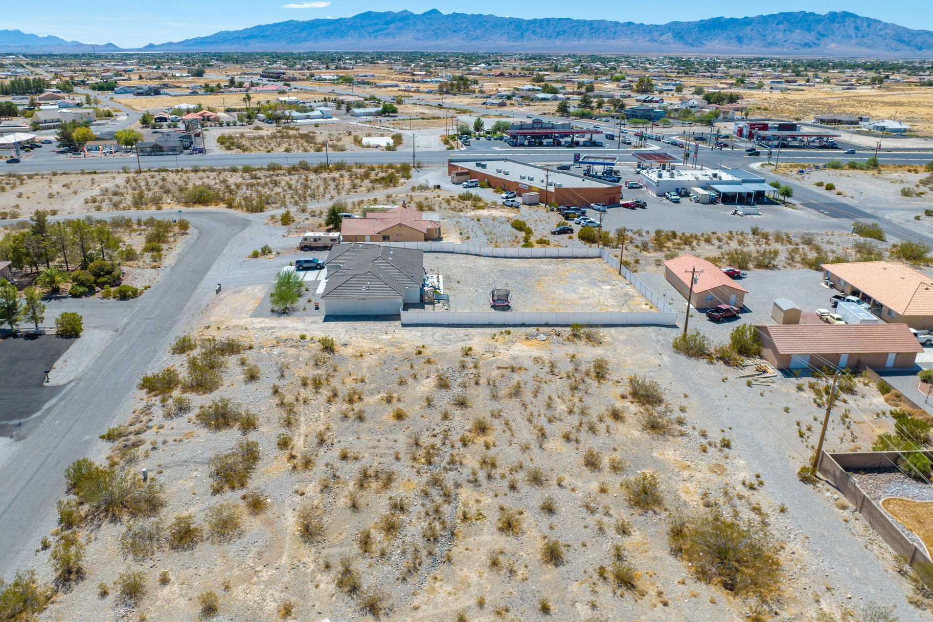  Expansive and Rare Oversized 0.58-Acre Parcel - 物件實景