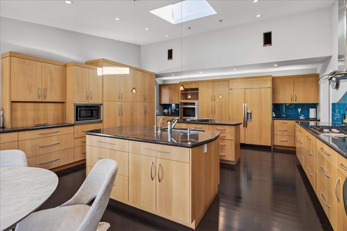 Saratoga, California, 95070, United States, 5 Bedrooms Bedrooms, ,3 BathroomsBathrooms,Residential,For Sale,1989664