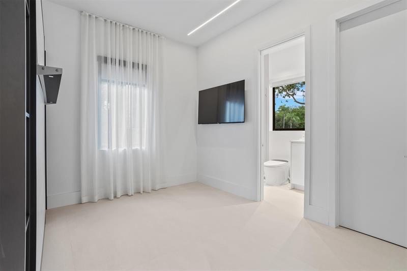 Weston, Florida, 33331, United States, 7 Bedrooms Bedrooms, ,9 BathroomsBathrooms,Residential,For Sale,1946951