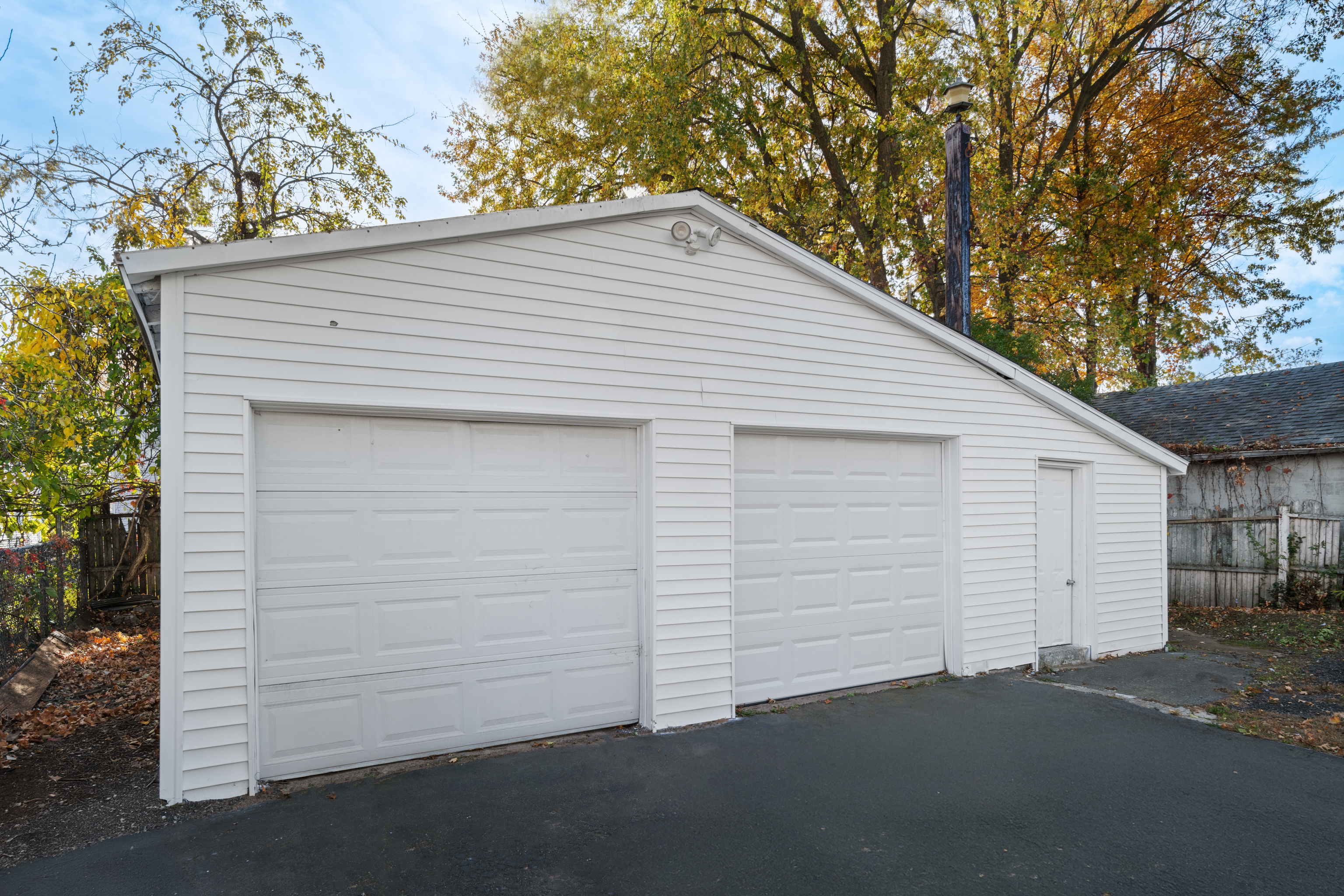 West Haven, Connecticut, 06516, United States, 5 Bedrooms Bedrooms, ,4 BathroomsBathrooms,Residential,For Sale,1991018