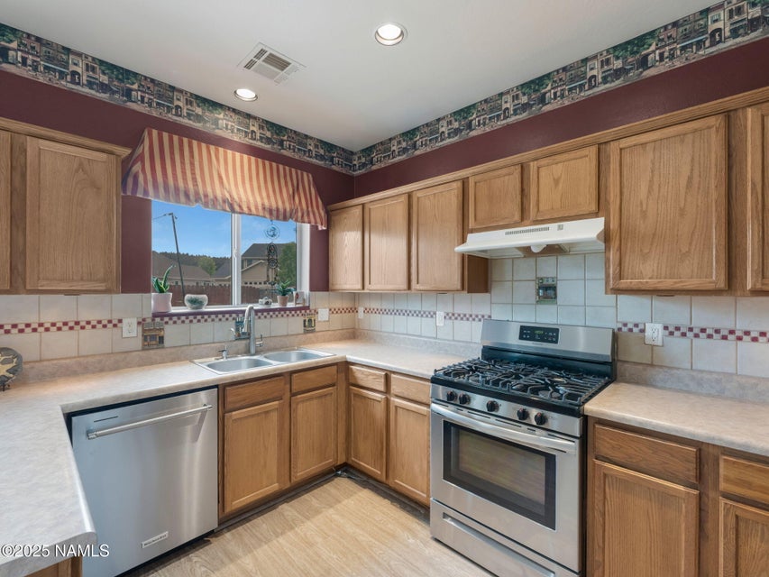 Bellemont, Arizona, 86015, United States, 3 Bedrooms Bedrooms, ,2 BathroomsBathrooms,Residential,For Sale,1924120