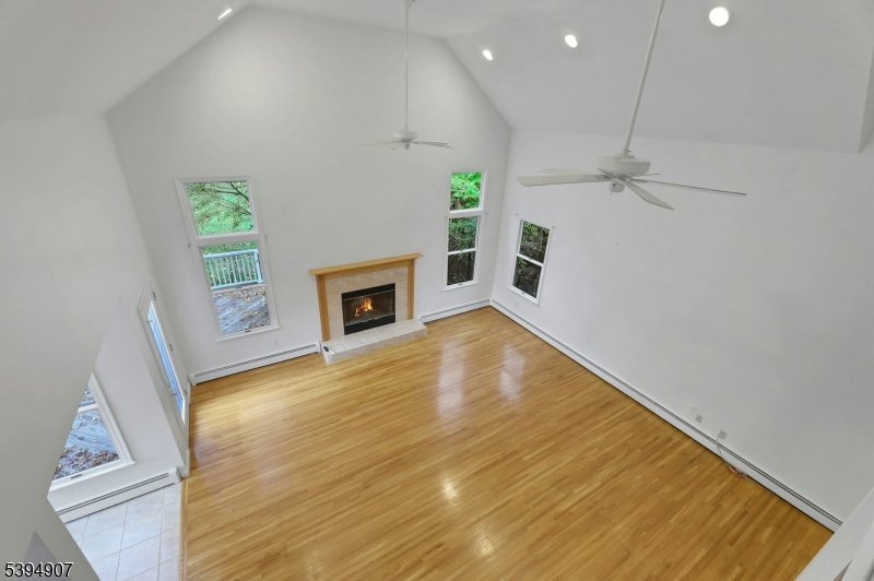 Wayne Twp., New Jersey, 07470, United States, 4 Bedrooms Bedrooms, ,4 BathroomsBathrooms,Residential,For Sale,1989007