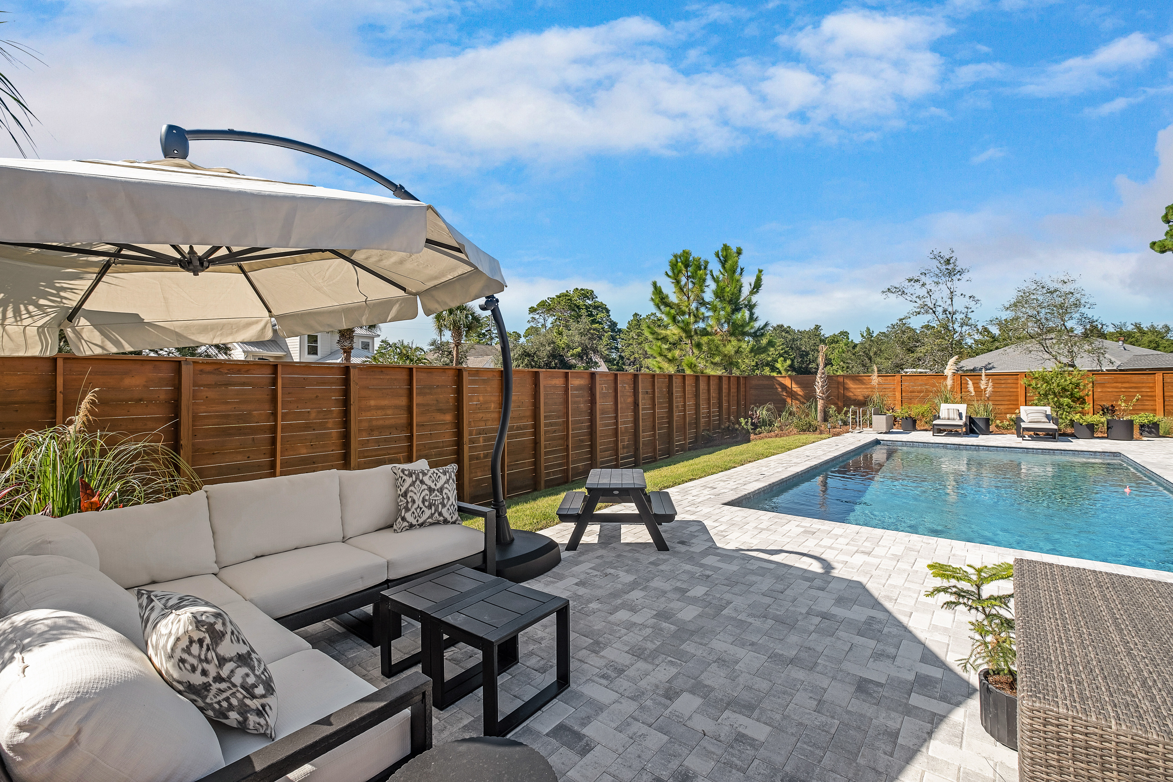  One-Level Luxury with Private Outdoor Oasis In Gated Bayfront Community - 物件實景