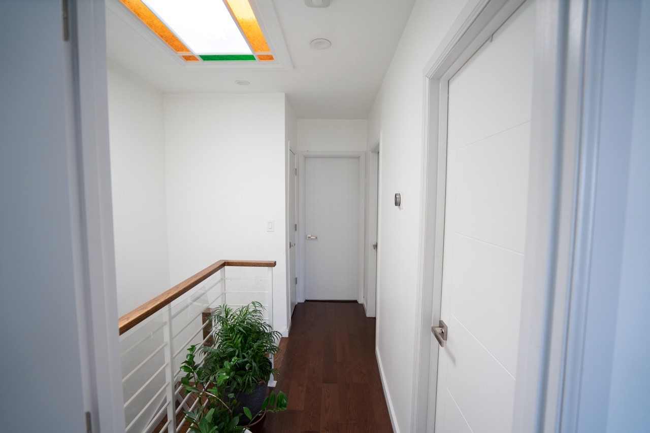 Middle Village, New York, 11379, United States, 3 Bedrooms Bedrooms, ,2 BathroomsBathrooms,Residential,For Sale,2001755