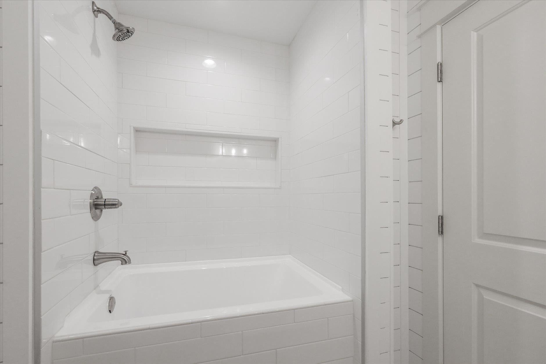 Tallahassee, Florida, 32308-0927, United States, 4 Bedrooms Bedrooms, ,3 BathroomsBathrooms,Residential,For Sale,1981532