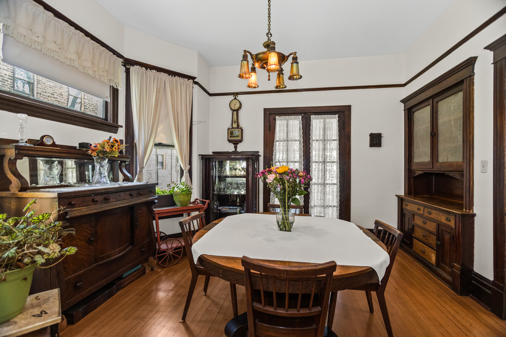 Evanston, Illinois, 60202, United States, 4 Bedrooms Bedrooms, ,1 BathroomBathrooms,Residential,For Sale,1903788