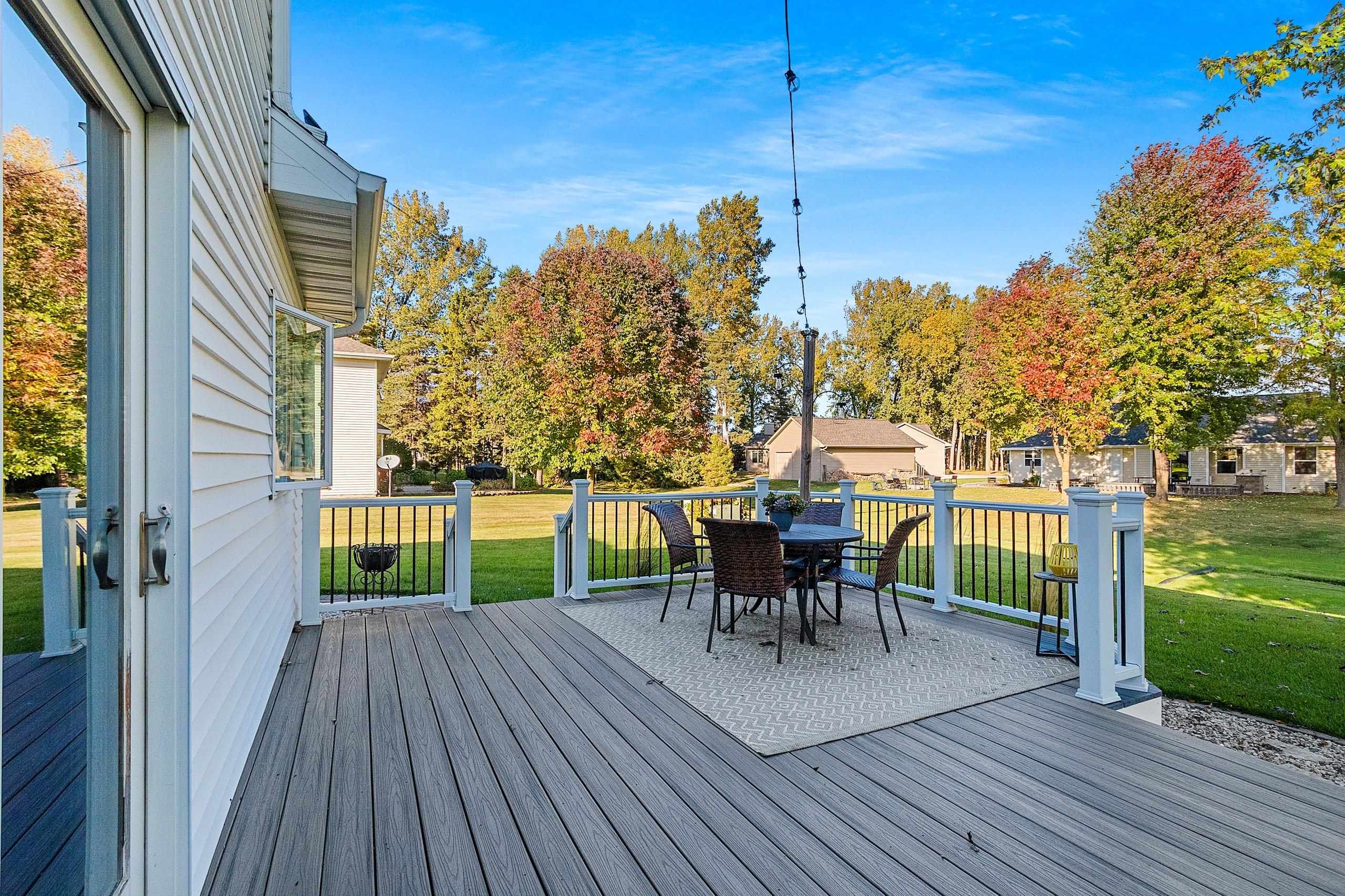 APPLETON, Wisconsin, 54913, United States, 4 Bedrooms Bedrooms, ,3 BathroomsBathrooms,Residential,For Sale,1960996