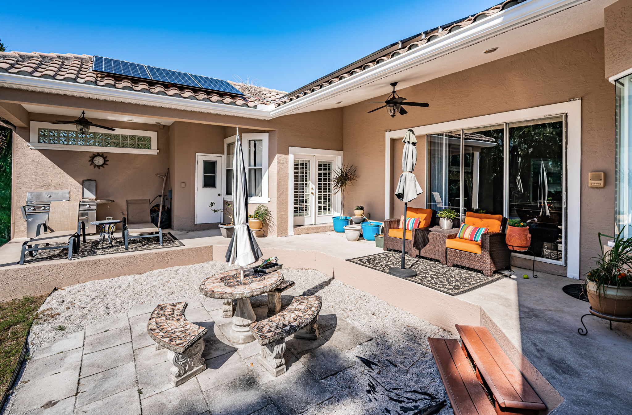 Gulfport, Florida, 33707, United States, 5 Bedrooms Bedrooms, ,4 BathroomsBathrooms,Residential,For Sale,1977633