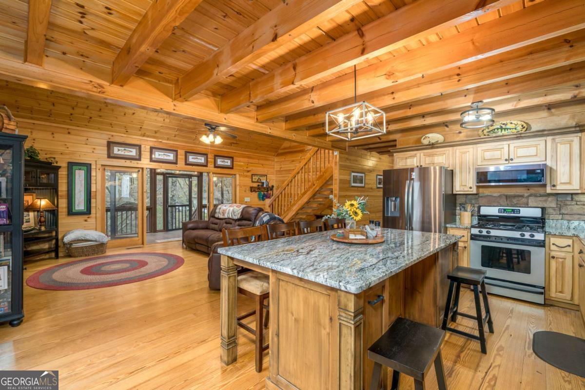 Ellijay, Georgia, 30540, United States, 3 Bedrooms Bedrooms, ,2 BathroomsBathrooms,Residential,For Sale,1972066