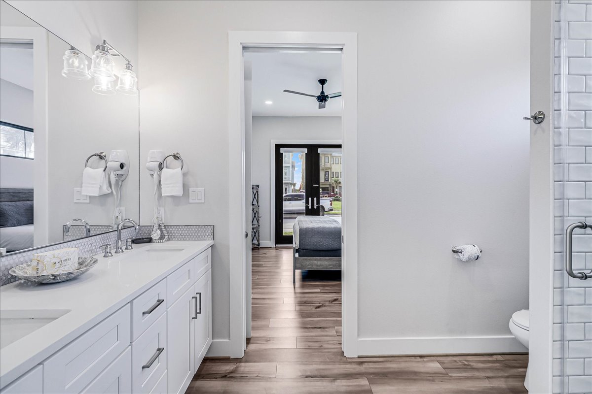 Port Aransas, Texas, 78373, United States, 3 Bedrooms Bedrooms, ,3 BathroomsBathrooms,Residential,For Sale,1979271