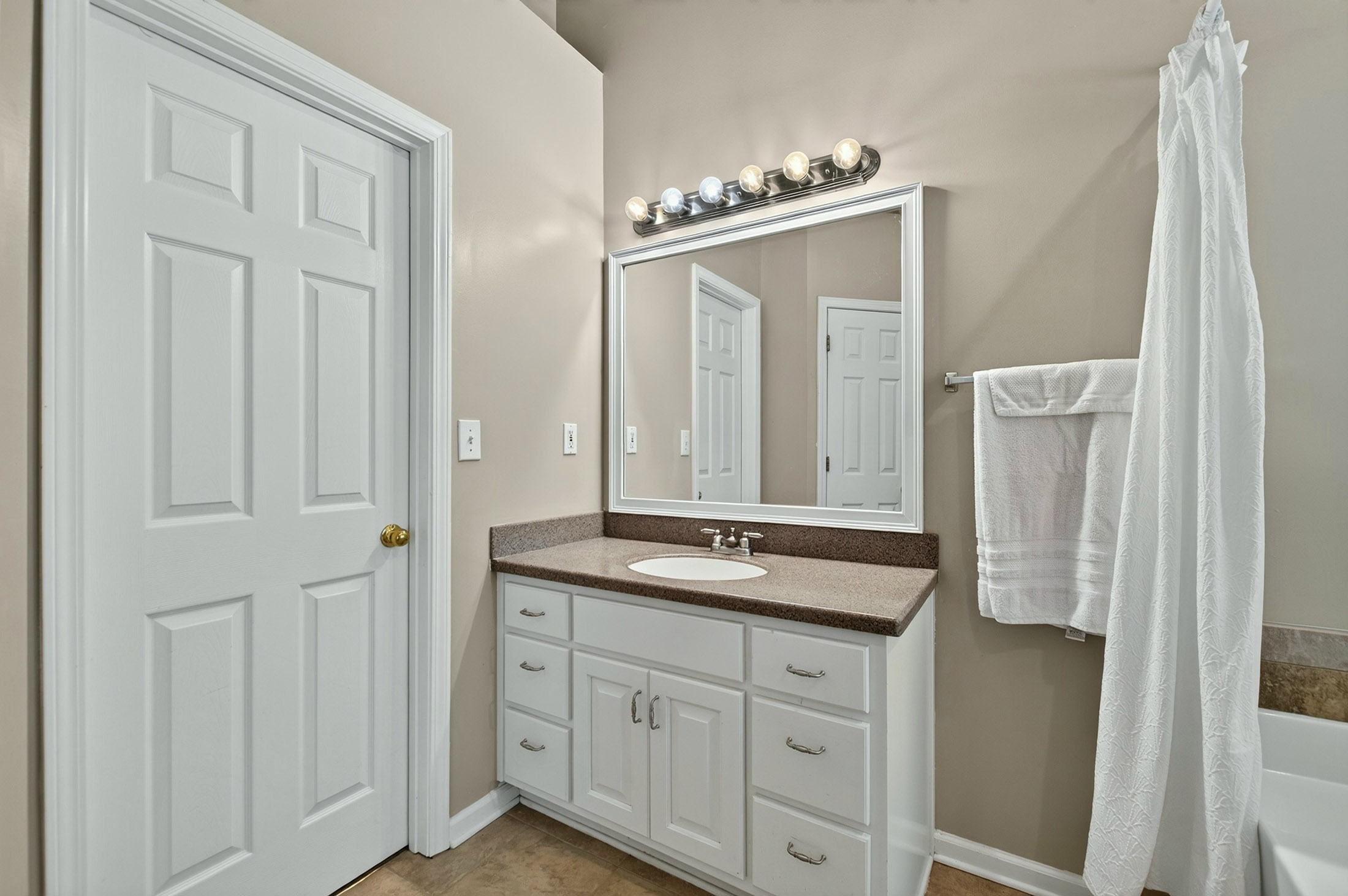  Charming Home on an Expansive 2.8+/- Acre Corner Lot - 物件實景