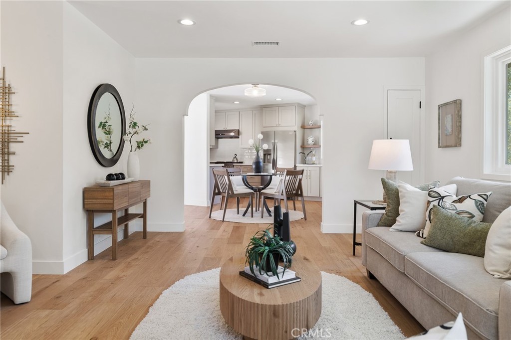 Pasadena, California, 91105, United States, 3 Bedrooms Bedrooms, ,3 BathroomsBathrooms,Residential,For Sale,1941593