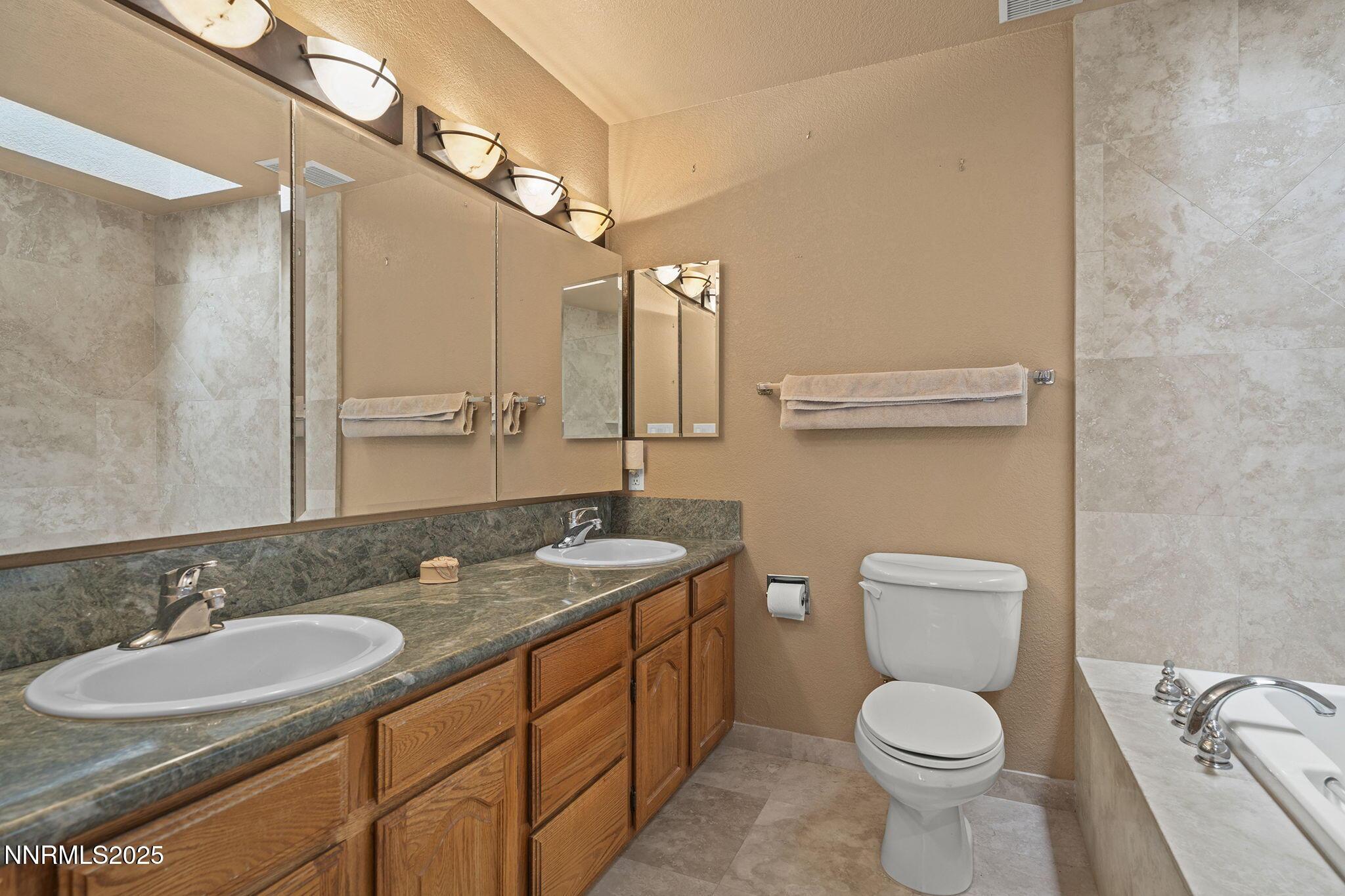 Reno, Nevada, 89509, United States, 2 Bedrooms Bedrooms, ,3 BathroomsBathrooms,Residential,For Sale,1912616