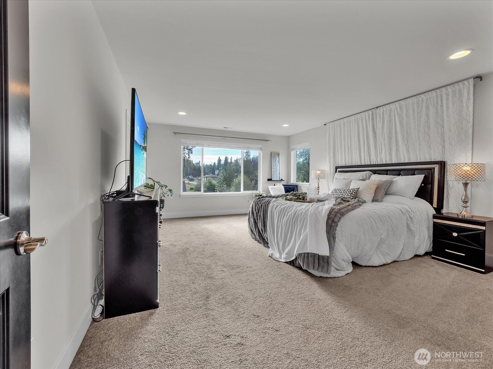 Lake Stevens, Washington, 98258, United States, 4 Bedrooms Bedrooms, ,4 BathroomsBathrooms,Residential,For Sale,1883070