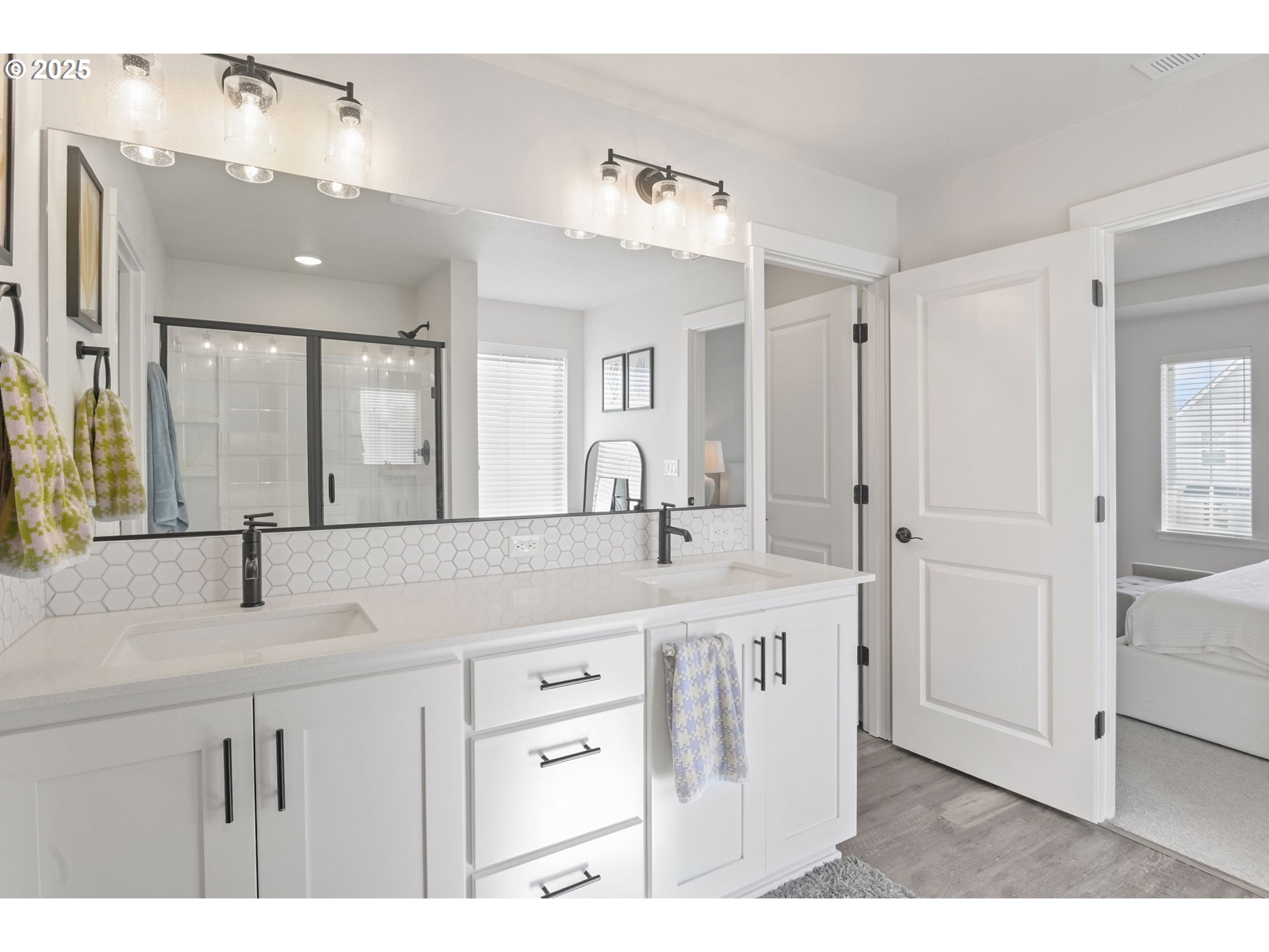 Hillsboro, Oregon, 97123, United States, 3 Bedrooms Bedrooms, ,2 BathroomsBathrooms,Residential,For Sale,1967879