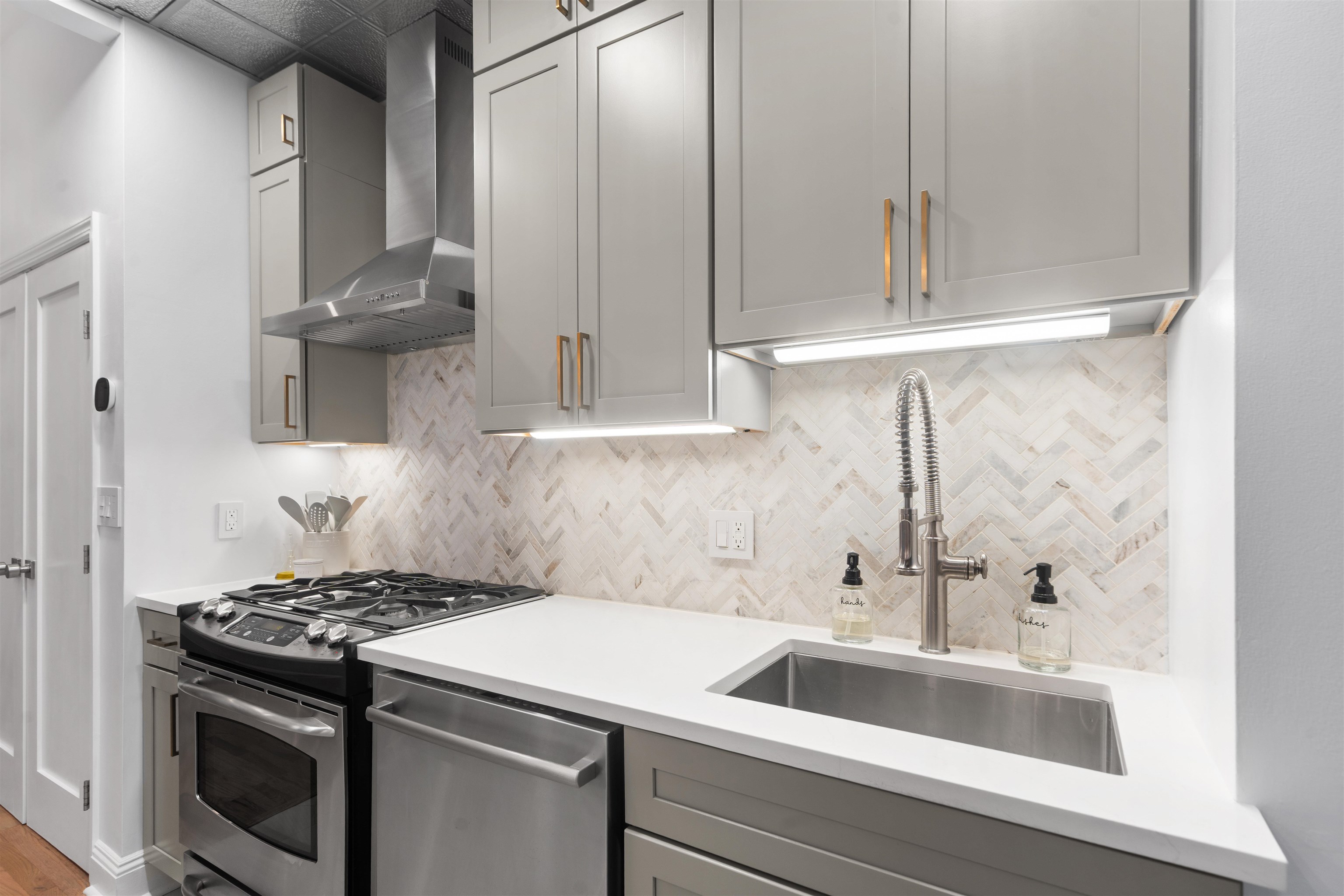 Jersey City, New Jersey, 07302, United States, 1 Bedroom Bedrooms, ,2 BathroomsBathrooms,Residential,For Sale,1949744