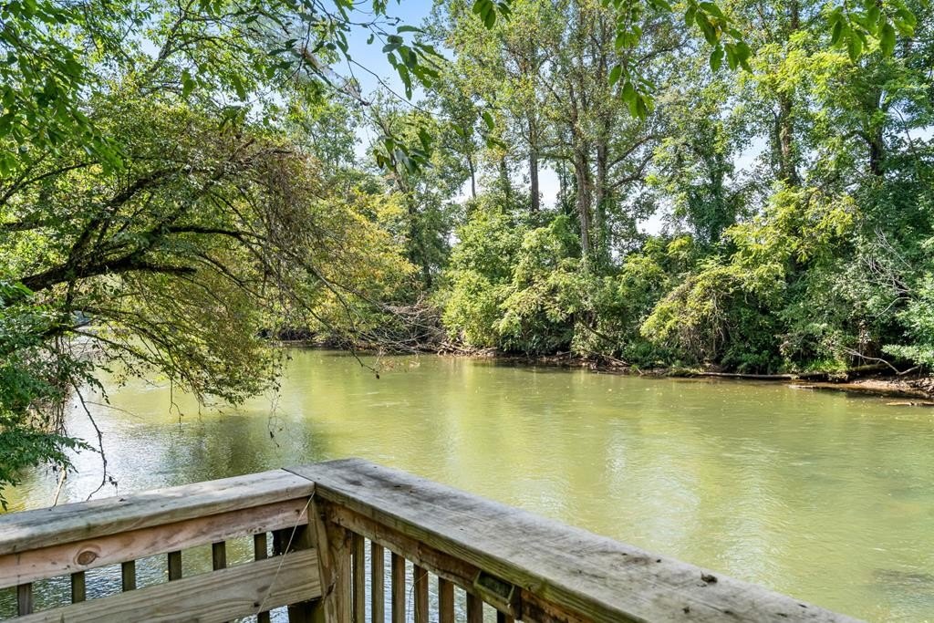 Murphy, North Carolina, 28906, United States, 2 Bedrooms Bedrooms, ,2 BathroomsBathrooms,Residential,For Sale,1976149