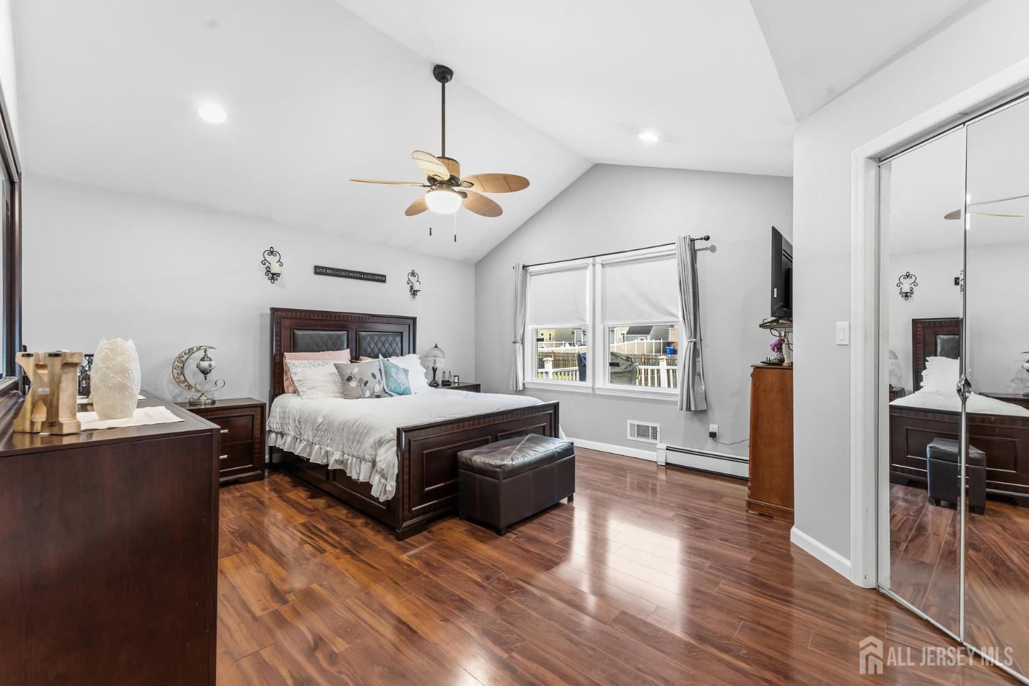 Dunellen, New Jersey, 08812, United States, 3 Bedrooms Bedrooms, ,2 BathroomsBathrooms,Residential,For Sale,1991582