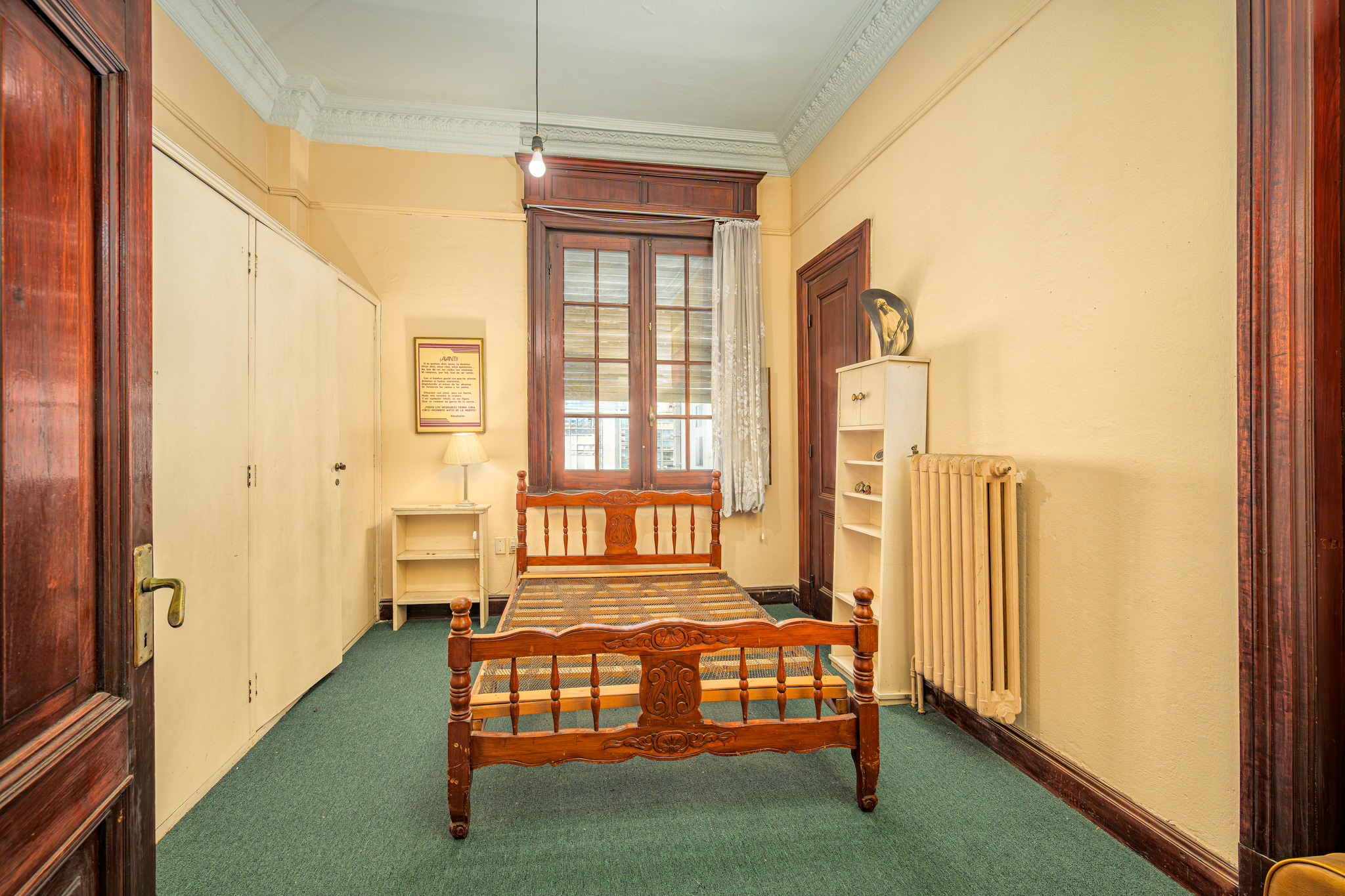  Spacious Fifth-Floor Apartment in Montevideo