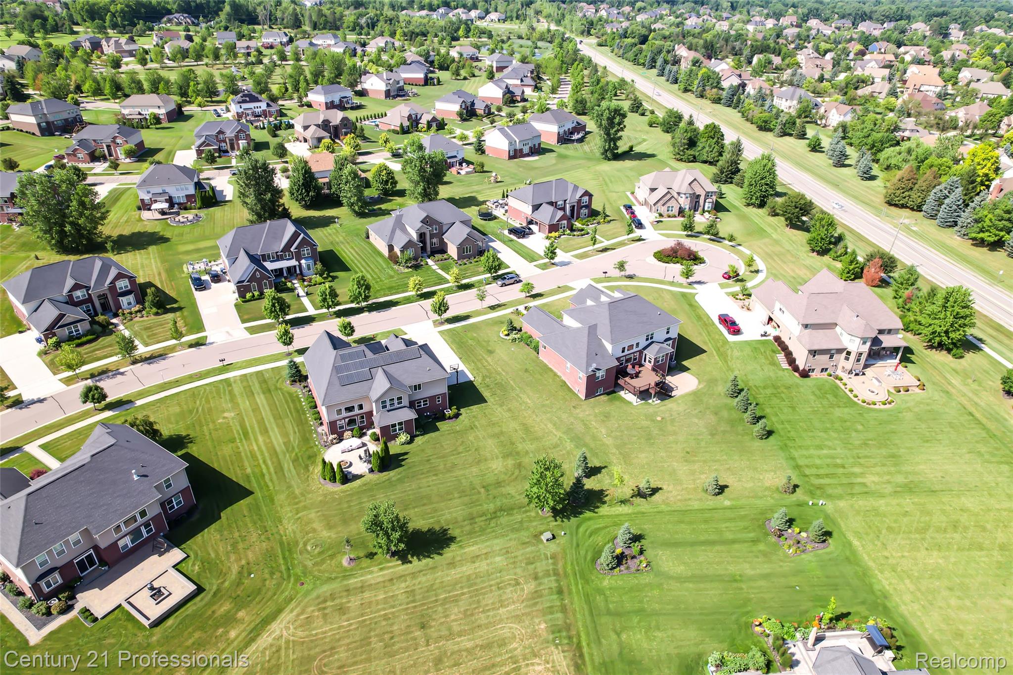 Canton, Michigan, 48187, United States, 5 Bedrooms Bedrooms, ,6 BathroomsBathrooms,Residential,For Sale,1908049