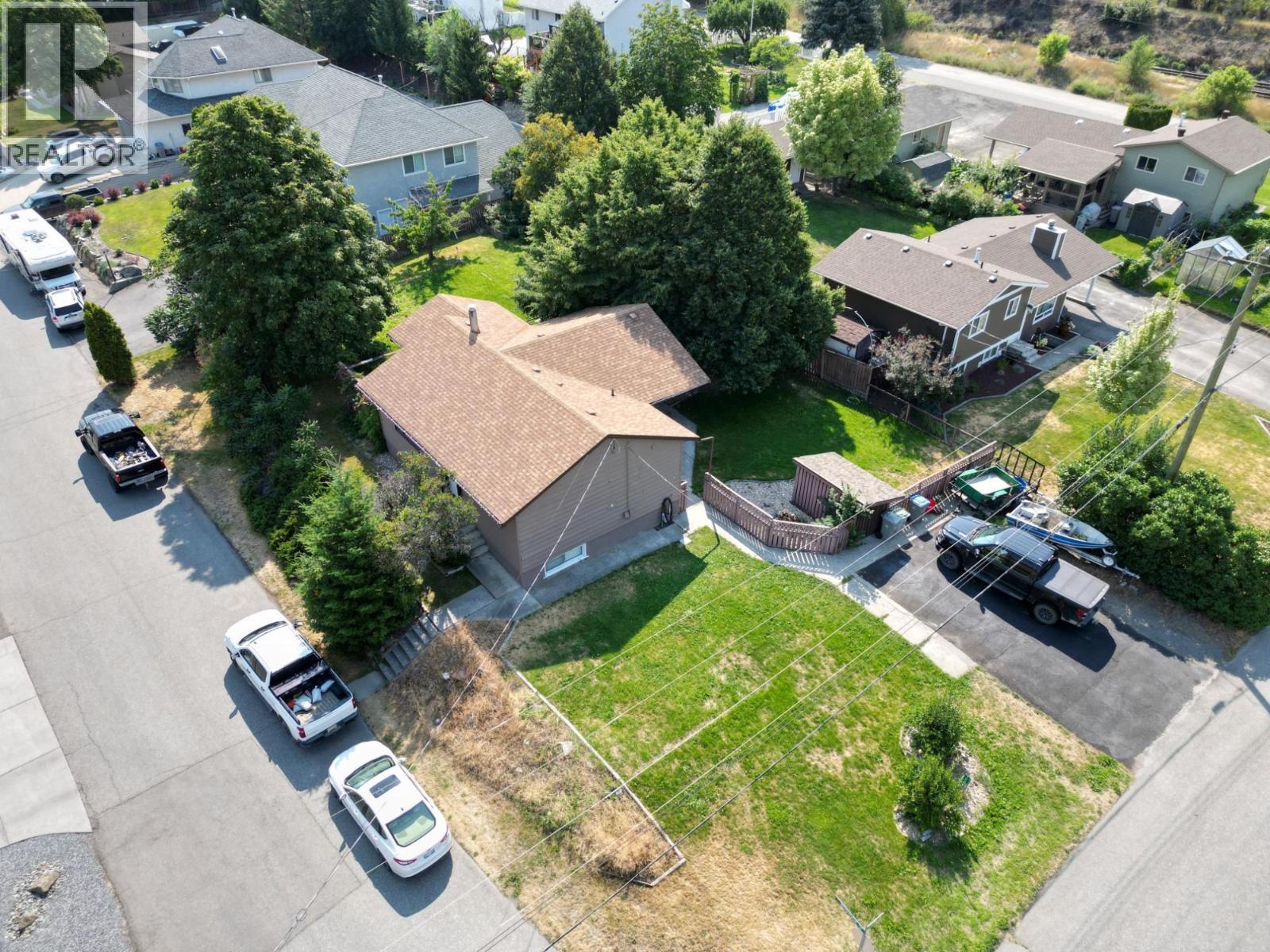 KAMLOOPS, British Columbia, V2C 4Y6, CA, 3 Bedrooms Bedrooms, ,2 BathroomsBathrooms,Residential,For Sale,1950750
