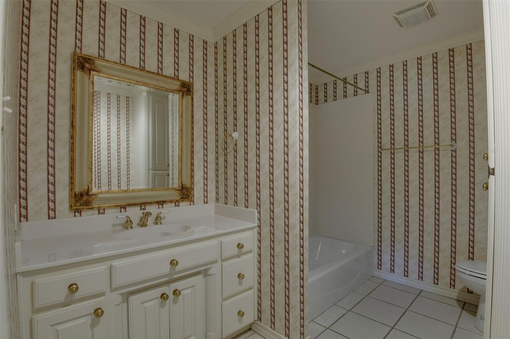 Arlington, Texas, 76015, United States, 4 Bedrooms Bedrooms, ,3 BathroomsBathrooms,Residential,For Sale,1984370