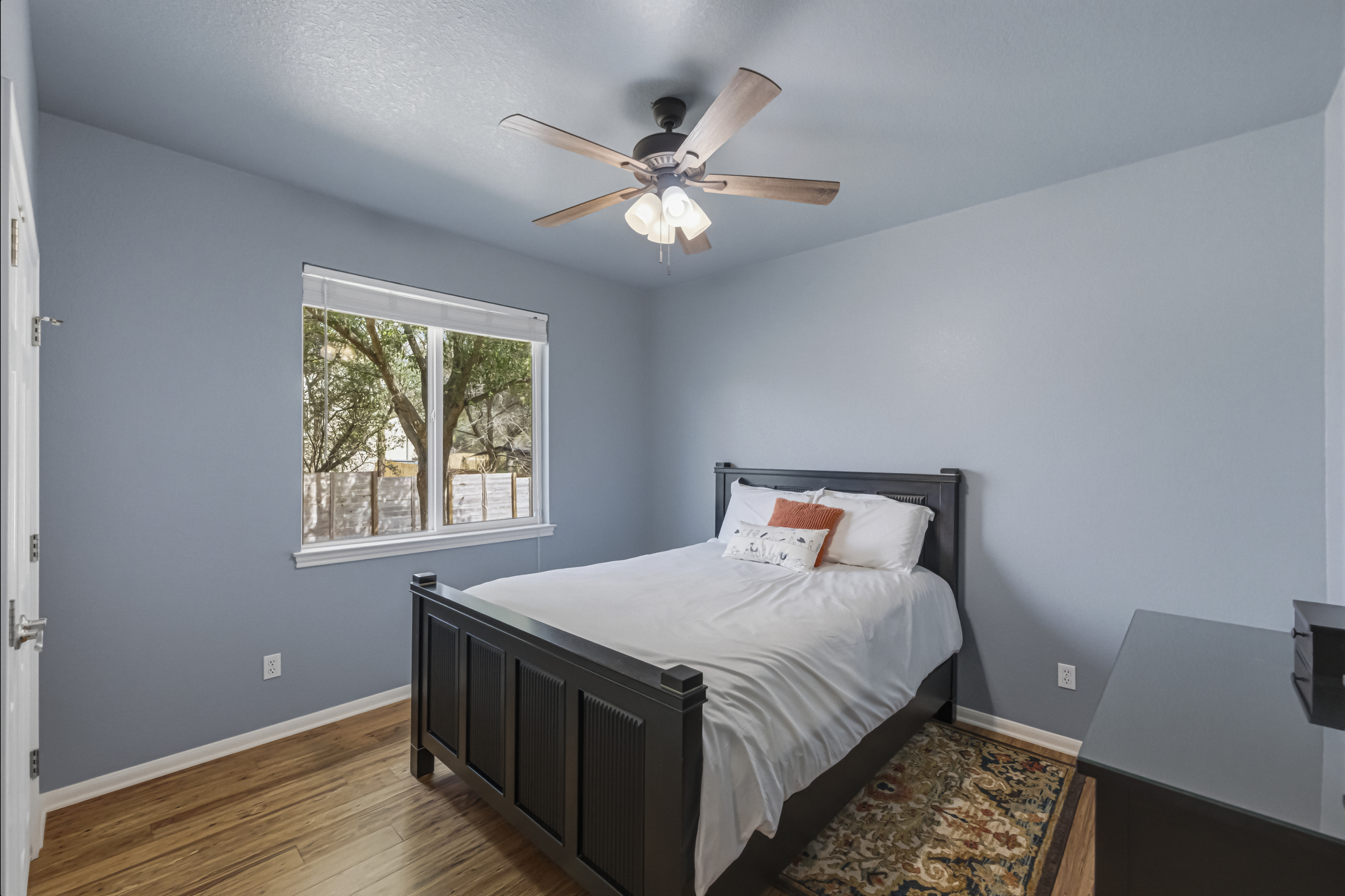  Single-Story Retreat on One Acre with Close Proximity to Private Schools - 物件實景