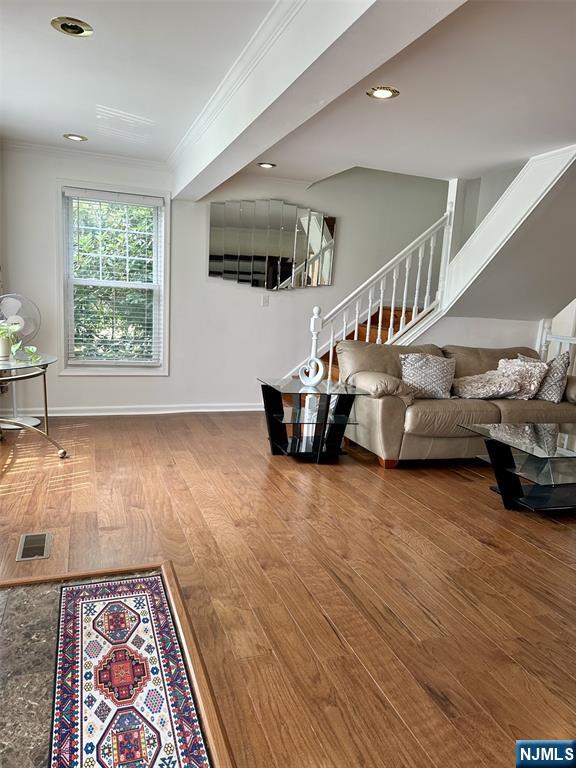 Pompton Lakes, New Jersey, 07442, United States, 3 Bedrooms Bedrooms, ,3 BathroomsBathrooms,Residential,For Sale,1875225