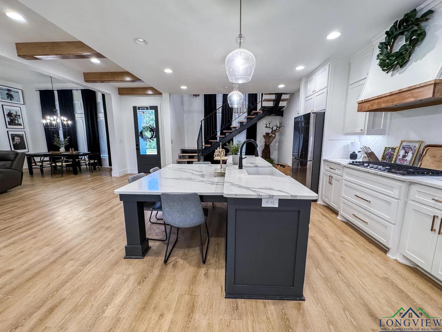 Texarkana, Texas, 75503, United States, 4 Bedrooms Bedrooms, ,4 BathroomsBathrooms,Residential,For Sale,1980394