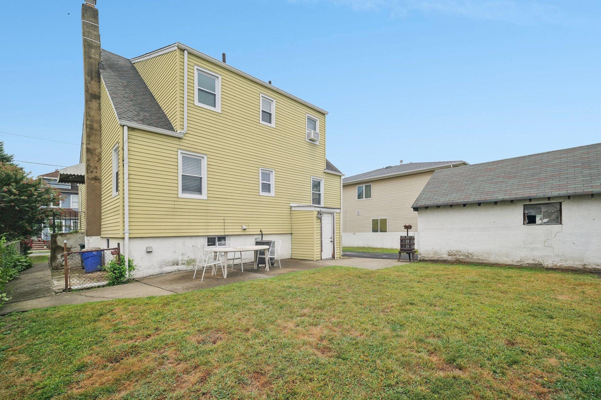 South Hackensack, New Jersey, 07606, United States, 4 Bedrooms Bedrooms, ,2 BathroomsBathrooms,Residential,For Sale,1978982