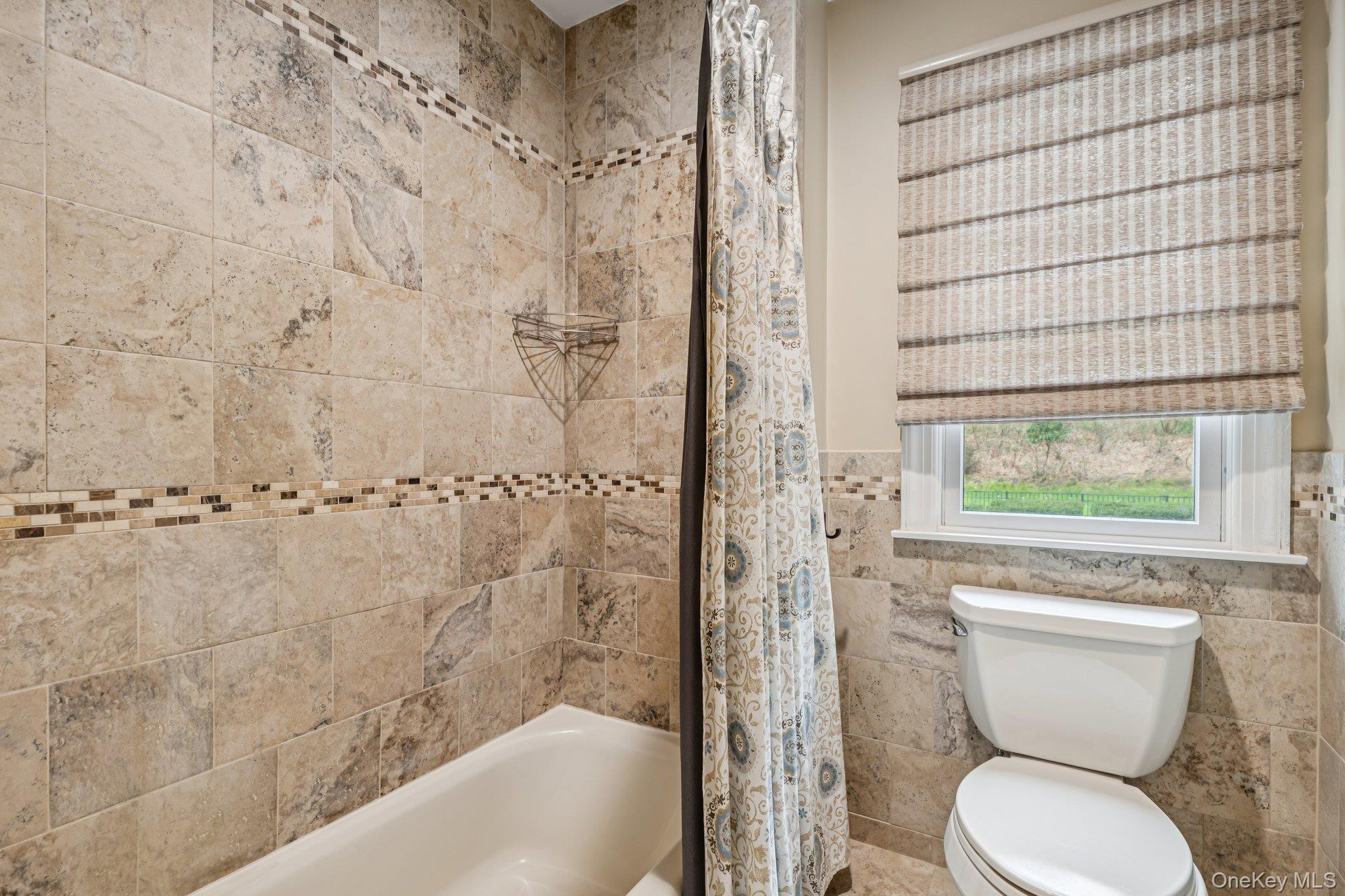  76 Harbor Road, Head Of The Harbor, NY, 11780 - 物件實景