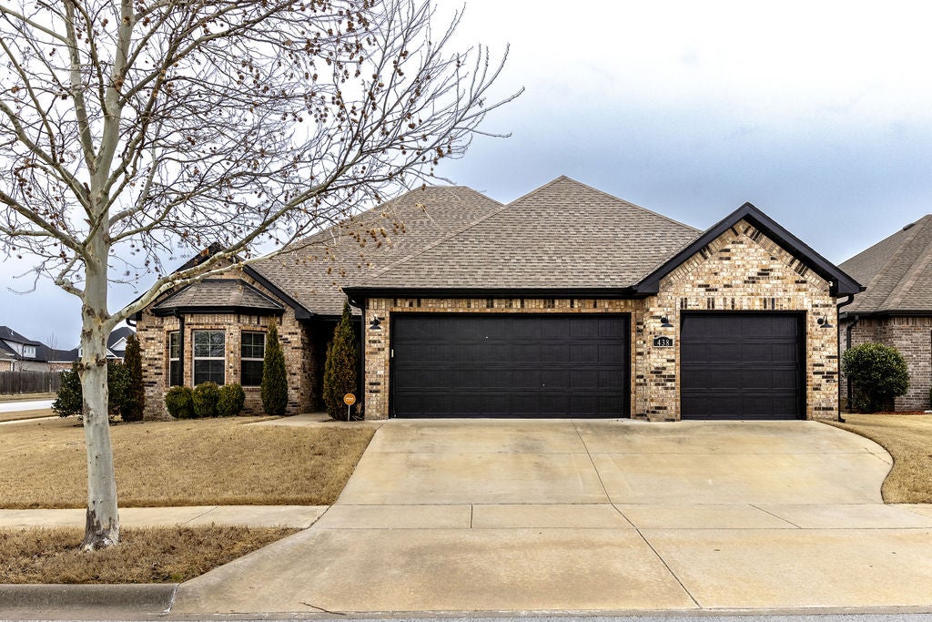 Reeds Bridge Dr, Fayetteville, AR 72704