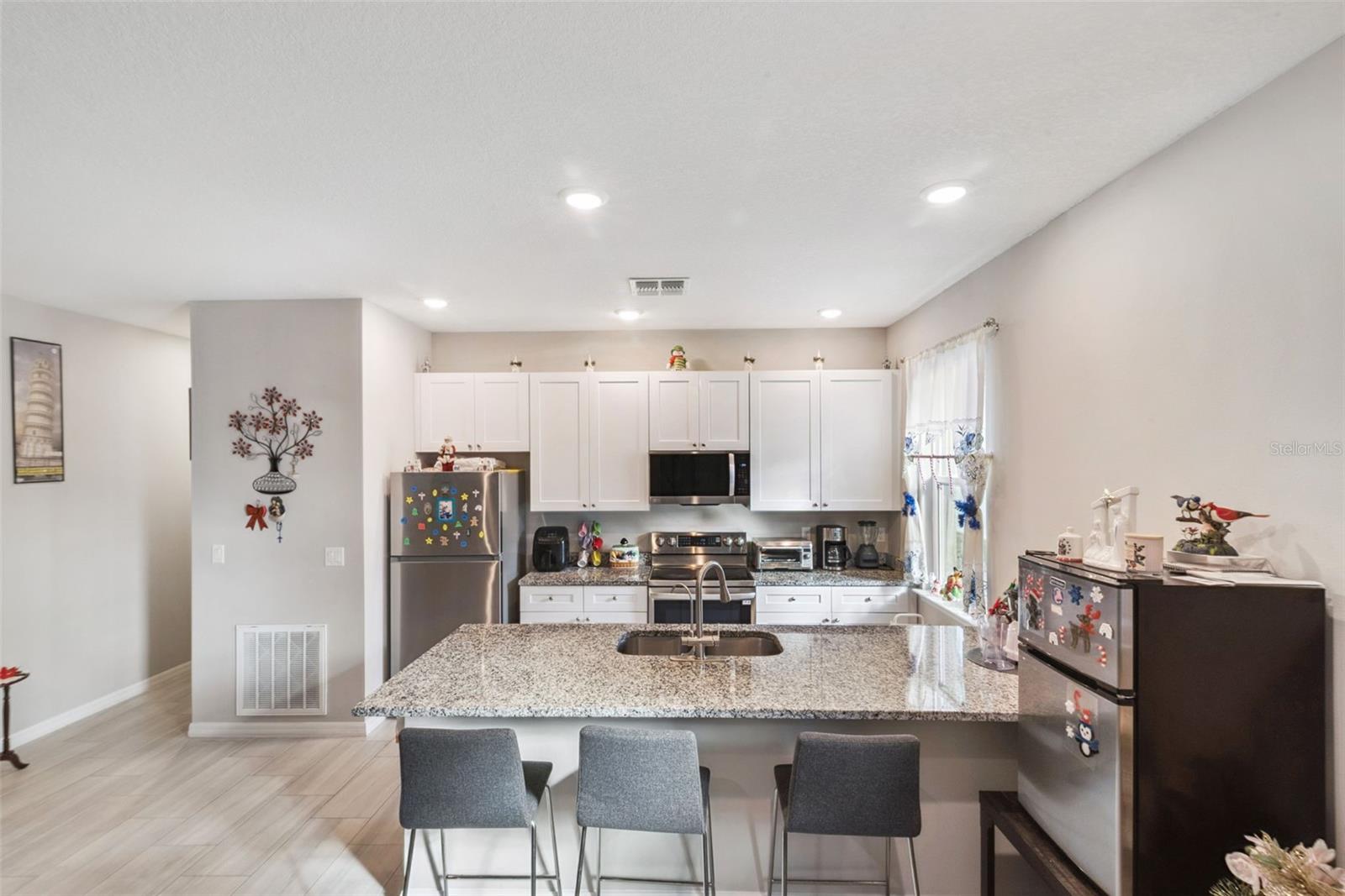 EUSTIS, Florida, 32726, United States, 6 Bedrooms Bedrooms, ,Residential,For Sale,2005455