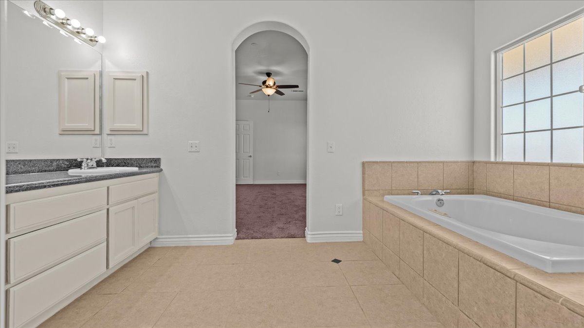 Phelan, California, 92371, United States, 4 Bedrooms Bedrooms, ,3 BathroomsBathrooms,Residential,For Sale,1983019