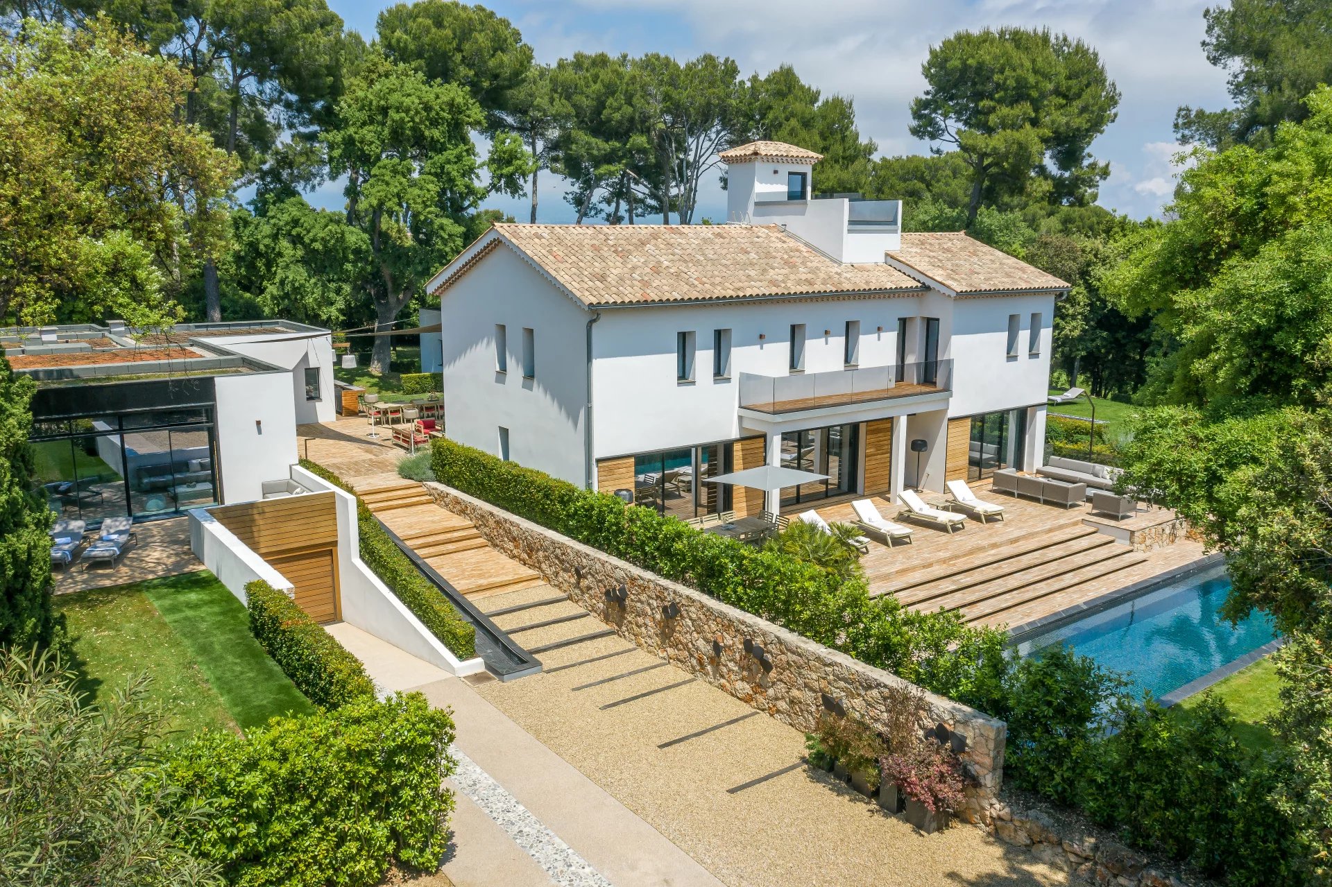 Antibes, Provence-Alpes-Côte d’Azur, 06600, FR, 8 Bedrooms Bedrooms, ,18 BathroomsBathrooms,Residential,For Sale,1728439