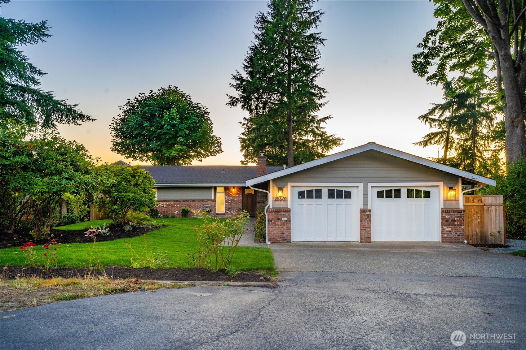 Federal Way, Washington, 98003, United States, 4 Bedrooms Bedrooms, ,2 BathroomsBathrooms,Residential,For Sale,1924740