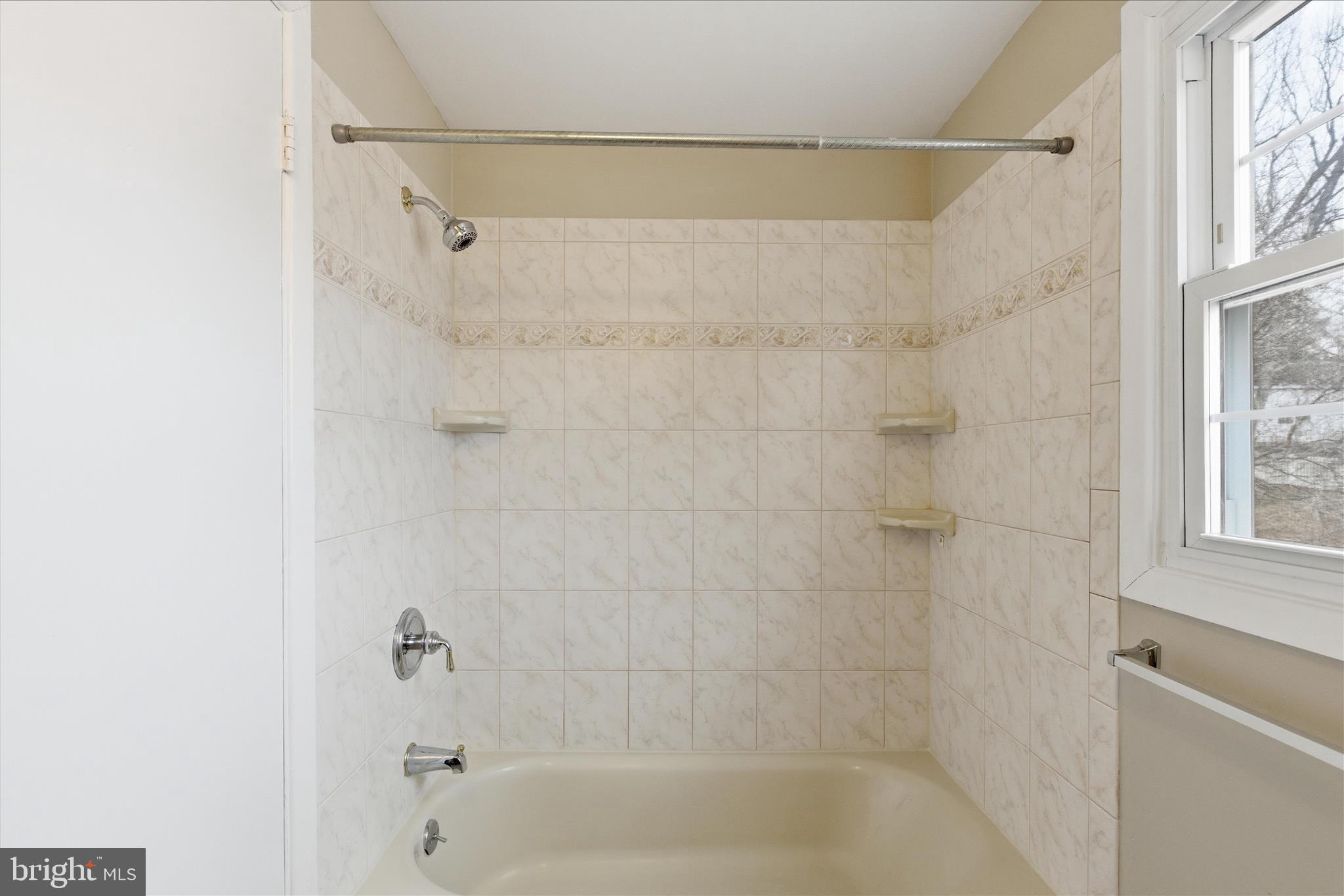 Bowie, Maryland, 20715, United States, 5 Bedrooms Bedrooms, ,3 BathroomsBathrooms,Residential,For Sale,2009655