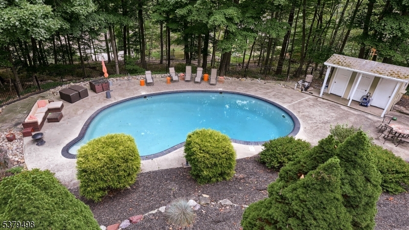 Kinnelon Boro, New Jersey, 07405, United States, 4 Bedrooms Bedrooms, ,5 BathroomsBathrooms,Residential,For Sale,1932382