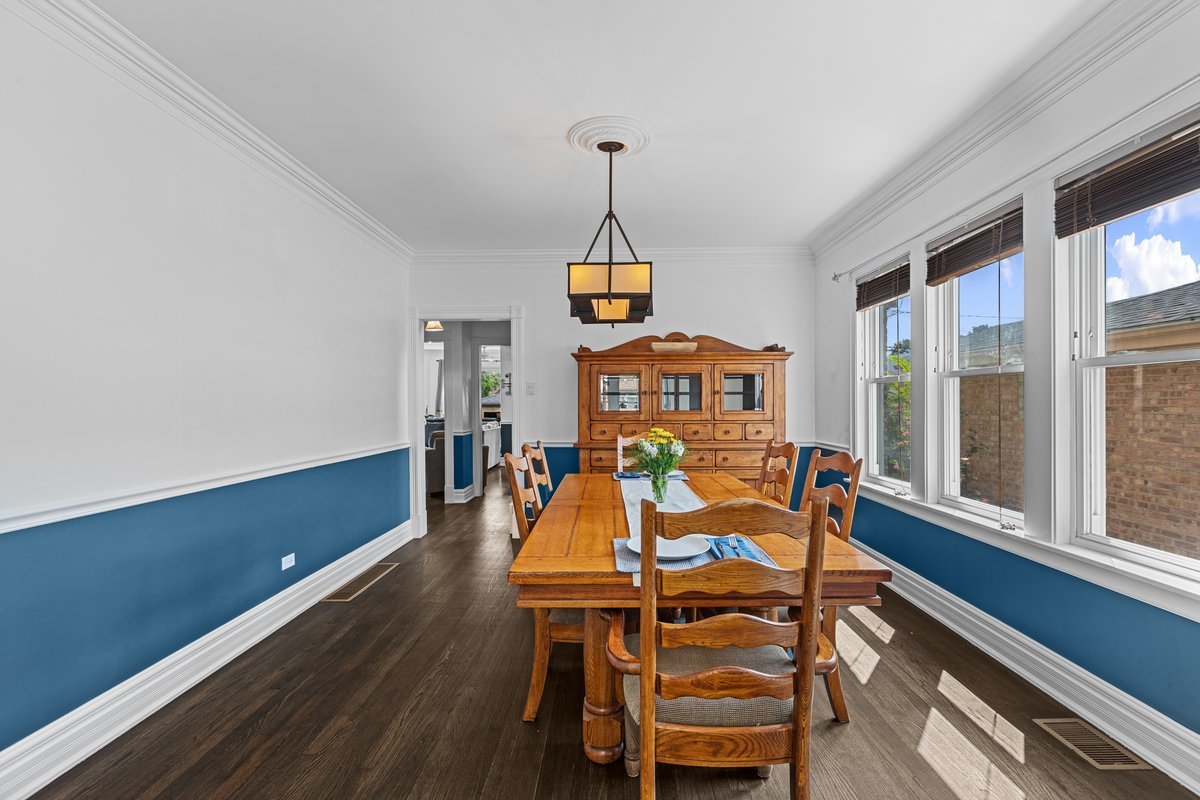 Elmwood Park, Illinois, 60707, United States, 5 Bedrooms Bedrooms, ,3 BathroomsBathrooms,Residential,For Sale,1916945