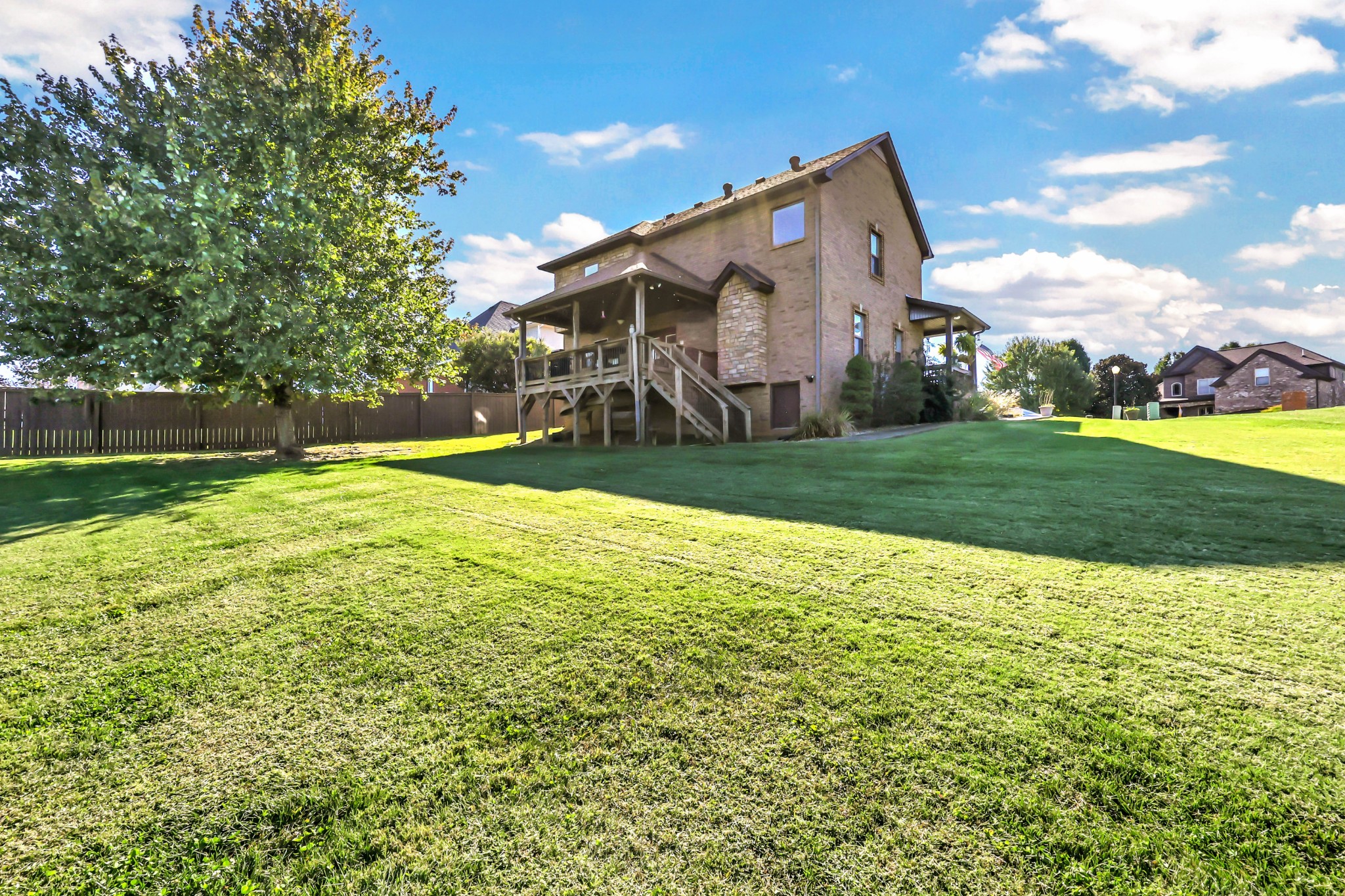 Clarksville, Tennessee, 37043, United States, 3 Bedrooms Bedrooms, ,4 BathroomsBathrooms,Residential,For Sale,1980733