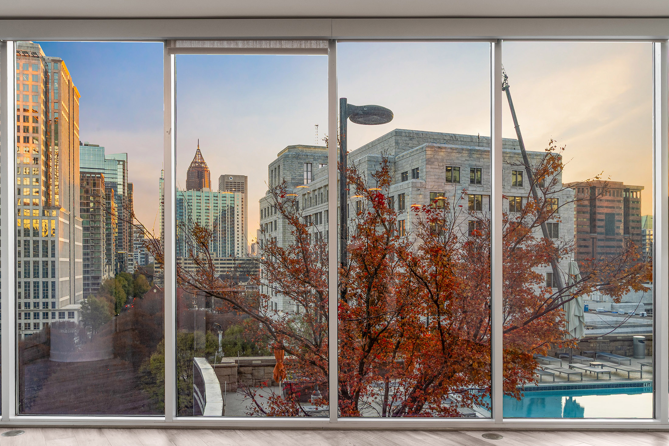  Iconic Intown Living at 1010 Midtown - 物件實景