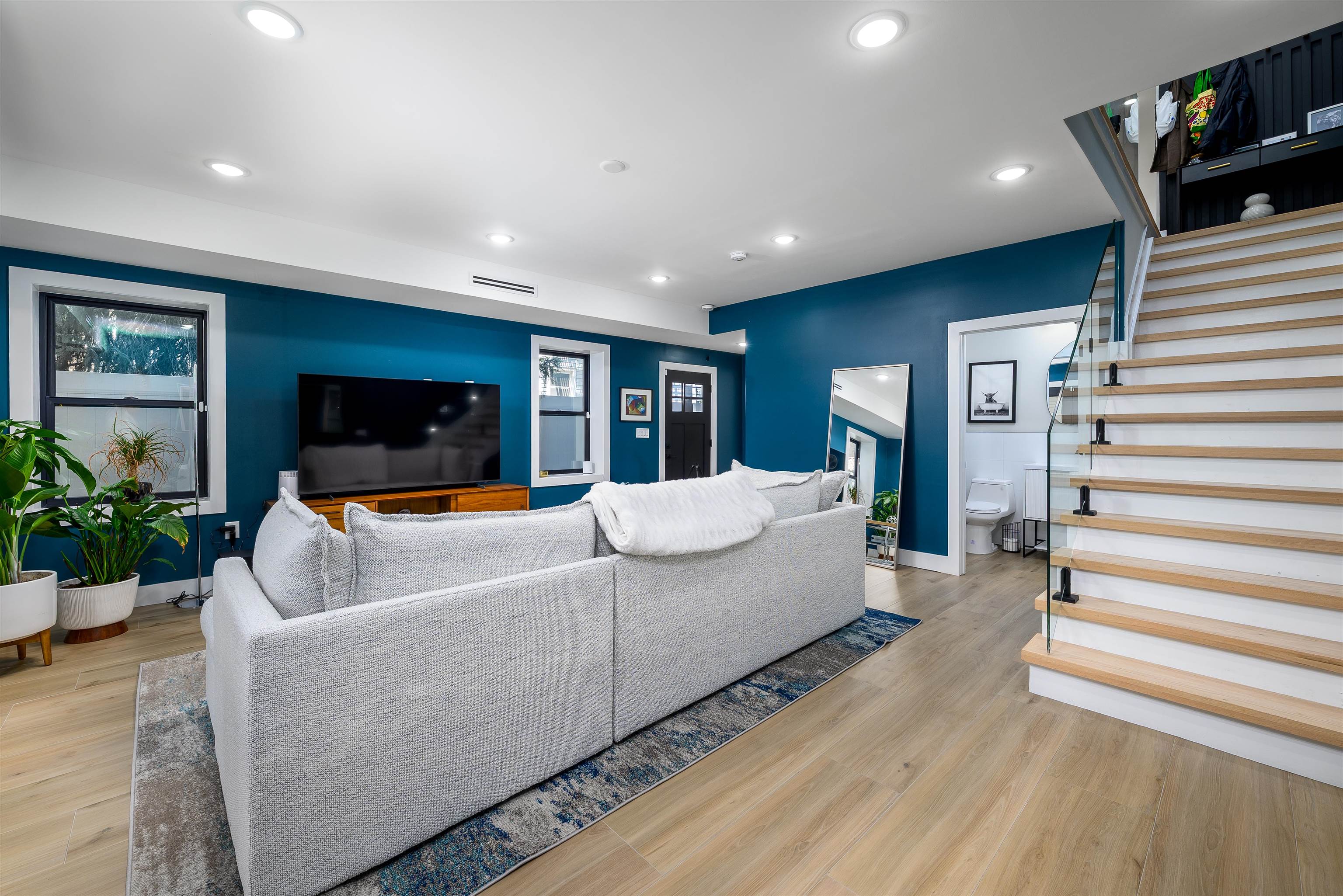 Jersey City, New Jersey, 07307, United States, 3 Bedrooms Bedrooms, ,3 BathroomsBathrooms,Residential,For Sale,1901105