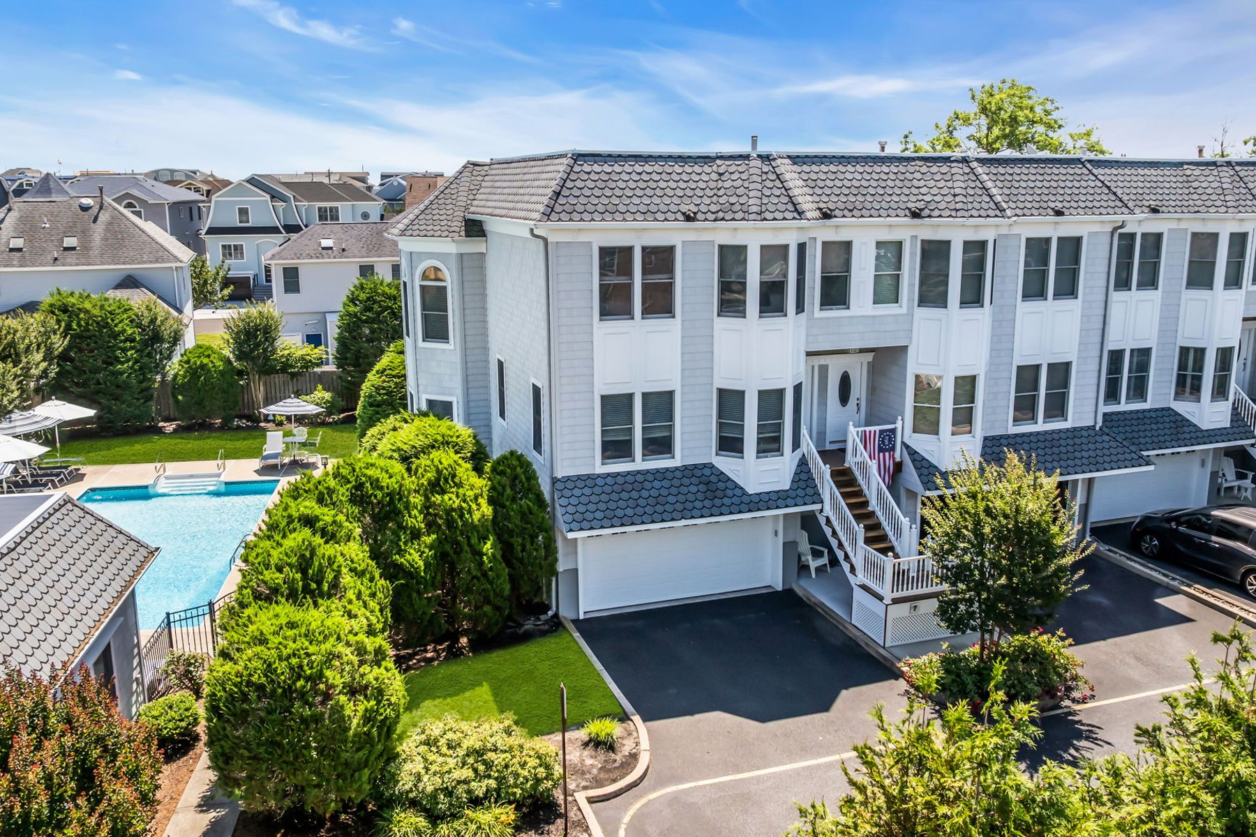  Rare End-Unit Coastal Townhome - 物件實景