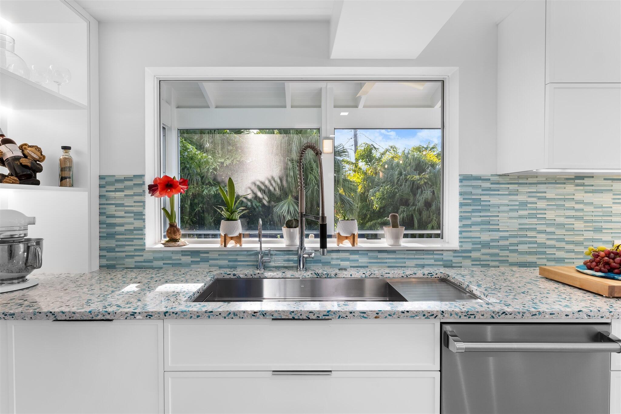 165 Bayview Drive, ISLAMORADA, Florida, 33036, United States, 6 Bedrooms Bedrooms, ,4 BathroomsBathrooms,Residential,For Sale,165 Bayview Drive,1676800