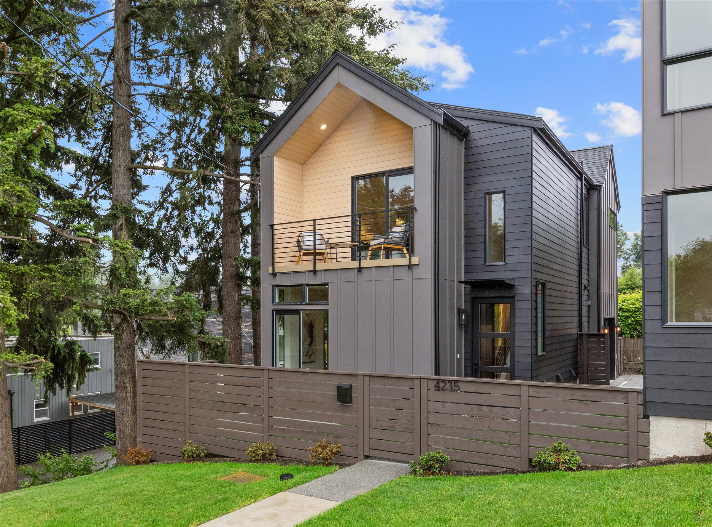  4235 S Bradford St, Seattle, WA 98118 - 物件實景