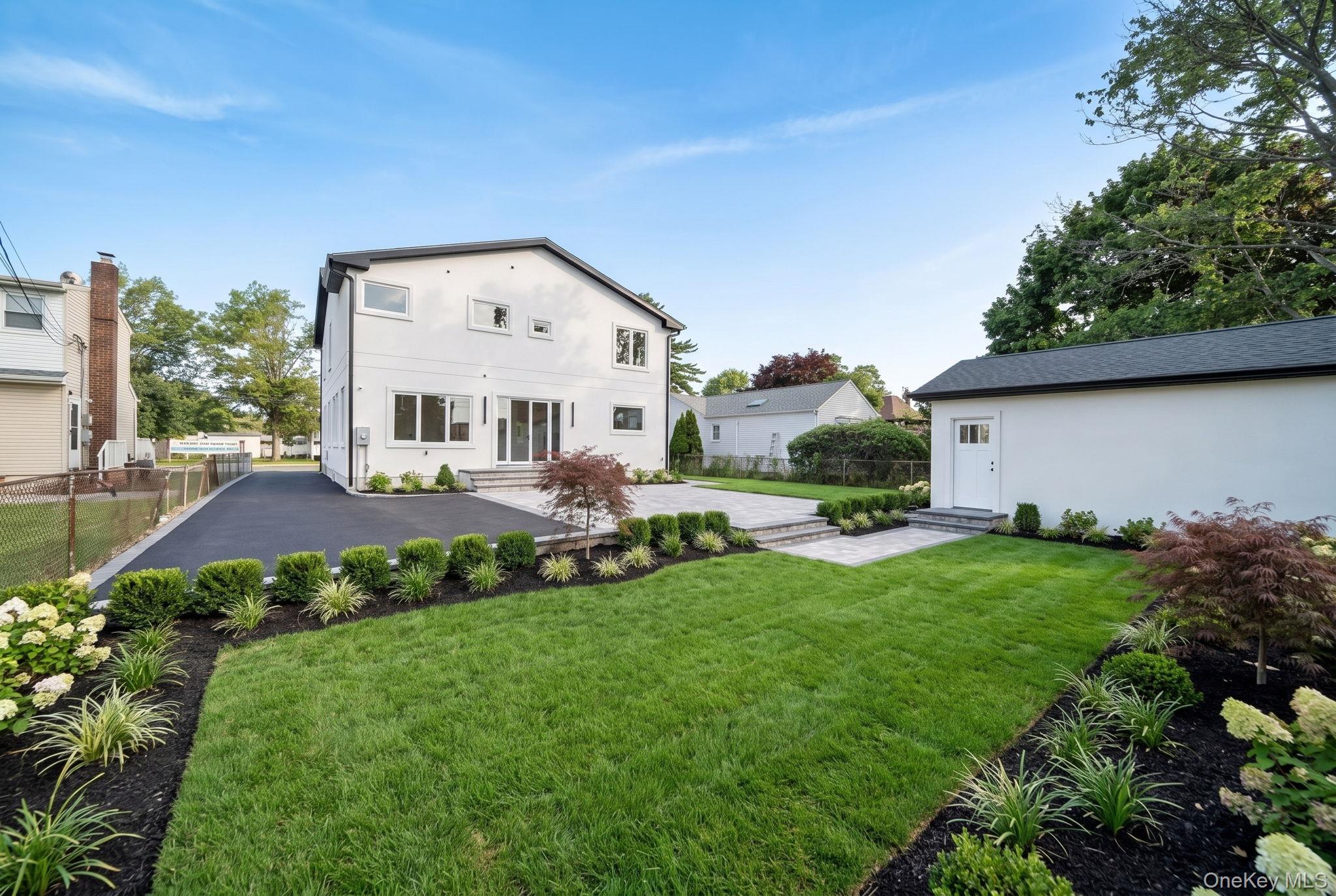  748 Carman Avenue, Westbury, NY, 11590 - 物件實景