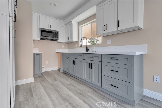 Hawaiian Gardens, California, 90716, United States, 6 Bedrooms Bedrooms, ,Residential,For Sale,1985769