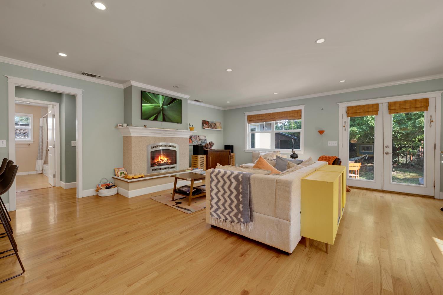 Sacramento, California, 95819, United States, 3 Bedrooms Bedrooms, ,2 BathroomsBathrooms,Residential,For Sale,1949743